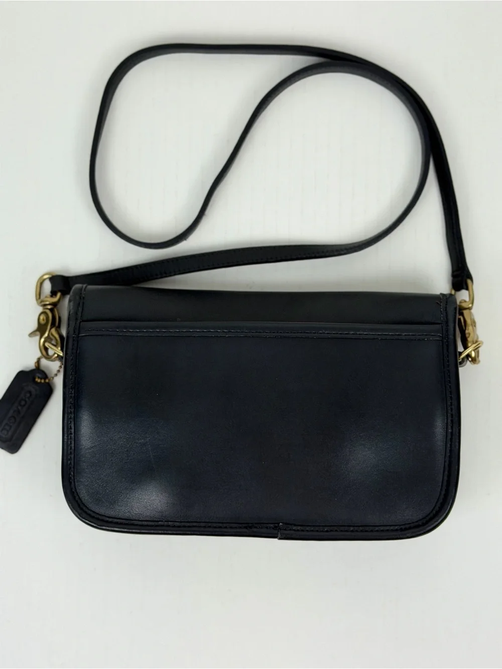 Vintage COACH Black Leather Pocket Purse with Gold Hardware - Picture 2 of 15